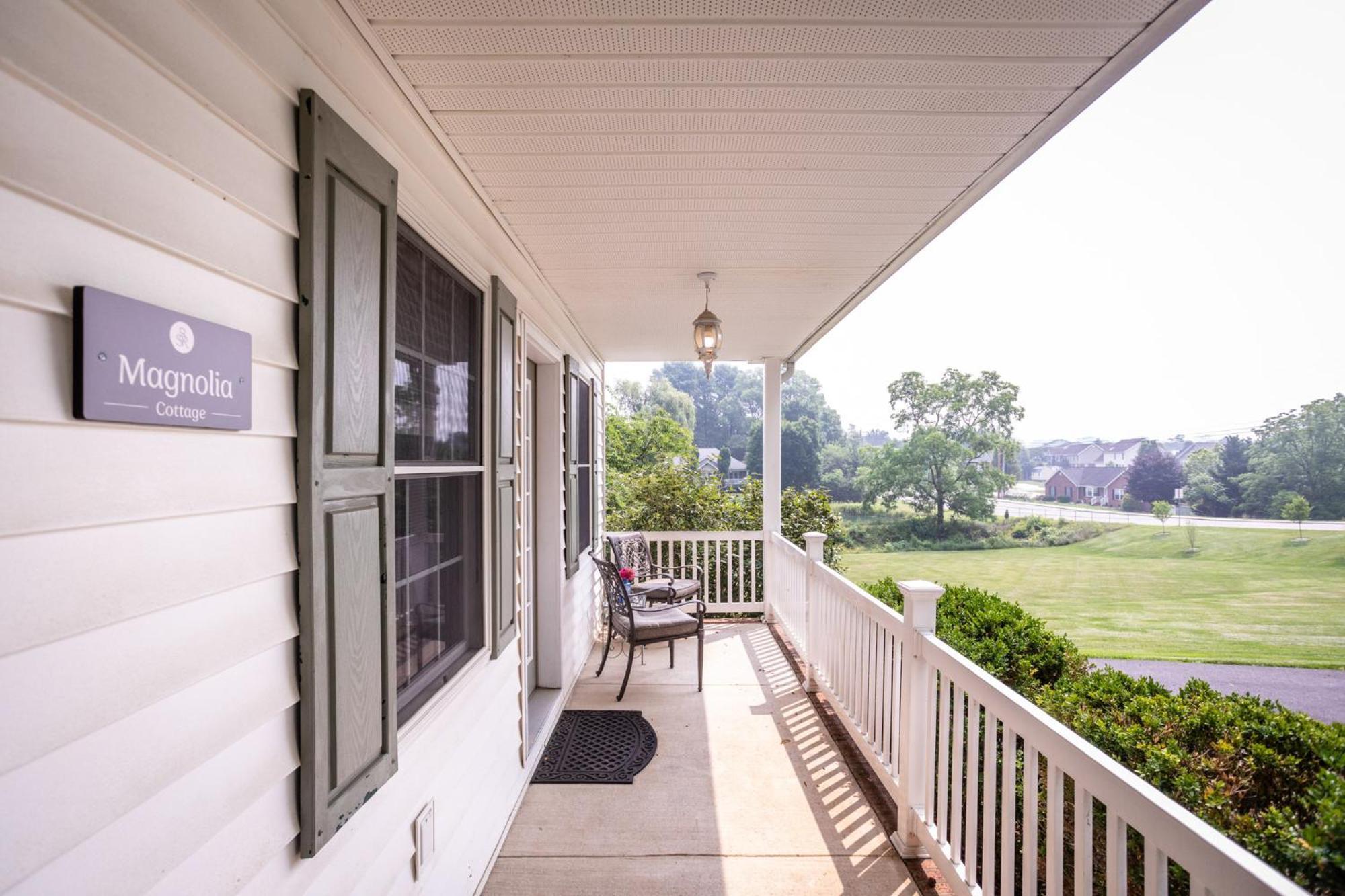 By The Side Of The Road Inn & Cottages Harrisonburg Exterior photo